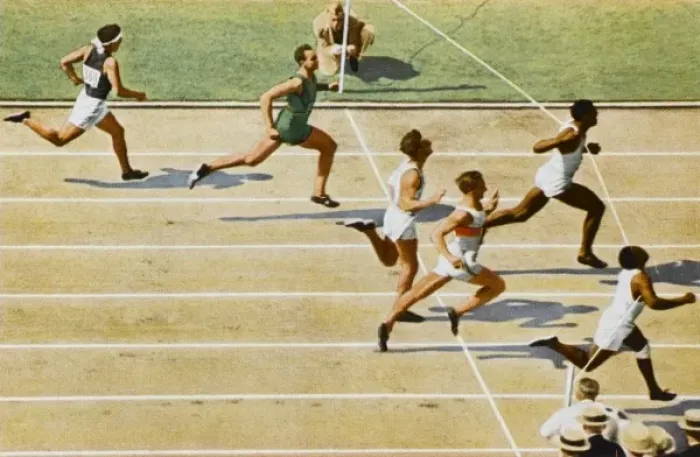 Framed Print : OLYMPICS / 1932 / MEN 100M Framed Print : OLYMPICS / 1932 / MEN 100M