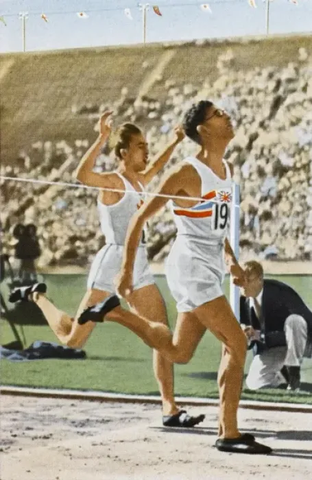 Framed Print : OLYMPICS / 1932 / MEN 800M Framed Print : OLYMPICS / 1932 / MEN 800M