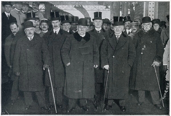 Orlando, Bonar Law, Clemenceau, Curzon, Lloyd George and Sonnino in London for peace