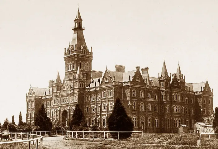 Framed Print : Ormond College, Melbourne University, Australia Framed Print : Ormond College, Melbourne University, Australia