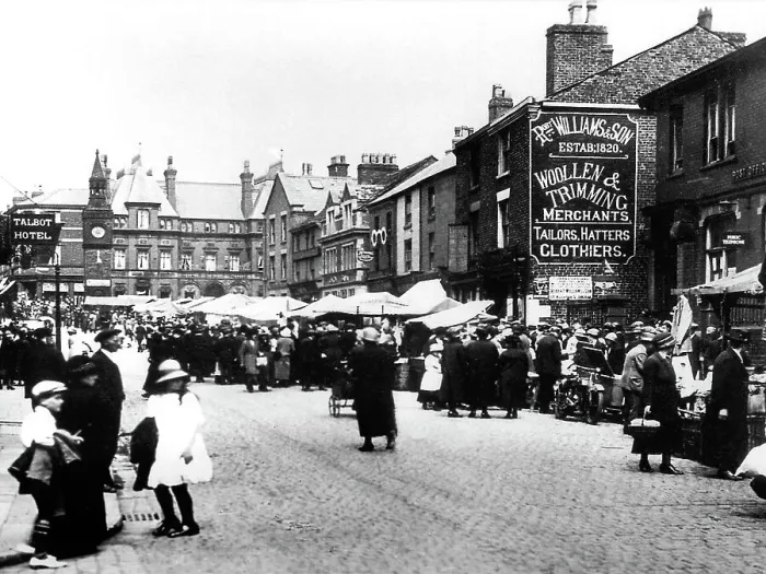Framed Print : Ormskirk Market Day early 1900s Framed Print : Ormskirk Market Day early 1900s