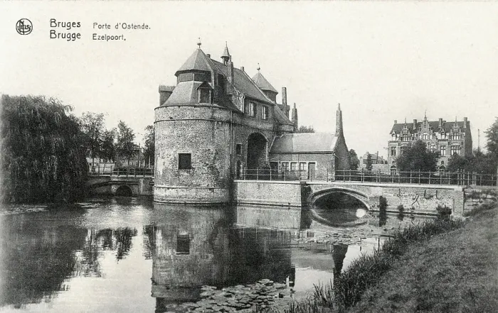 Framed Print : The Ostend Gate, Bruges, Belgium Framed Print : The Ostend Gate, Bruges, Belgium
