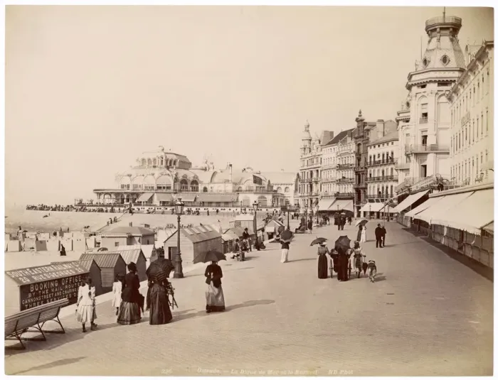 Framed Print : OSTEND PROMENADE / PHOTO Framed Print : OSTEND PROMENADE / PHOTO