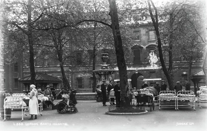 Framed Print : Outdoor Scene at Barts Hospital, London Framed Print : Outdoor Scene at Barts Hospital, London