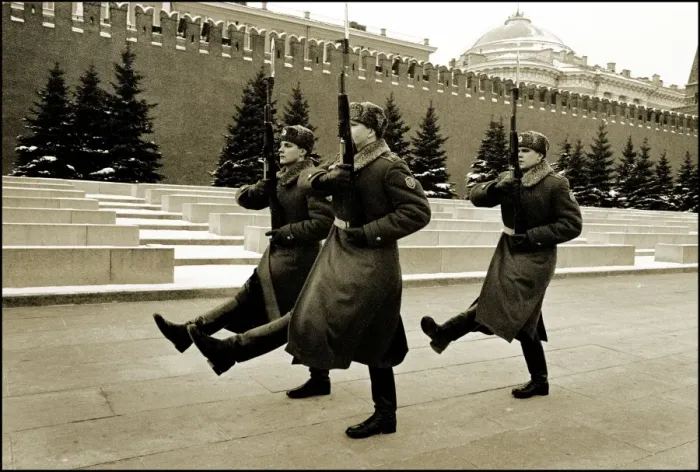 Framed Print : Outside Kremlin - Red Square, Moscow Framed Print : Outside Kremlin - Red Square, Moscow