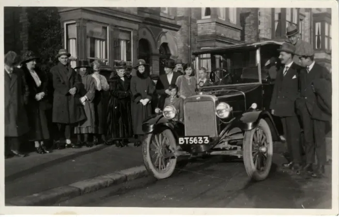 Framed Print : Overland Vintage Car, Thought to be at Heslington, Yorkshire Framed Print : Overland Vintage Car, Thought to be at Heslington, Yorkshire