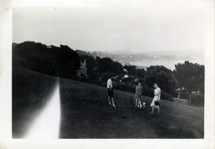 Framed Print : Overlooking the Estuary, St Mawes, Cornwall Framed Print : Overlooking the Estuary, St Mawes, Cornwall