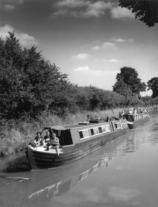 Framed Print : Oxford Canal Cruisers Framed Print : Oxford Canal Cruisers
