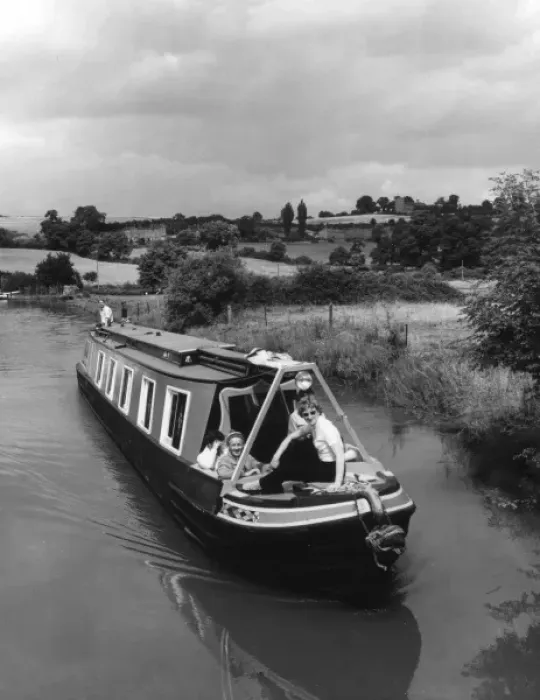 Framed Print : Oxford Canal Motor Boat Framed Print : Oxford Canal Motor Boat