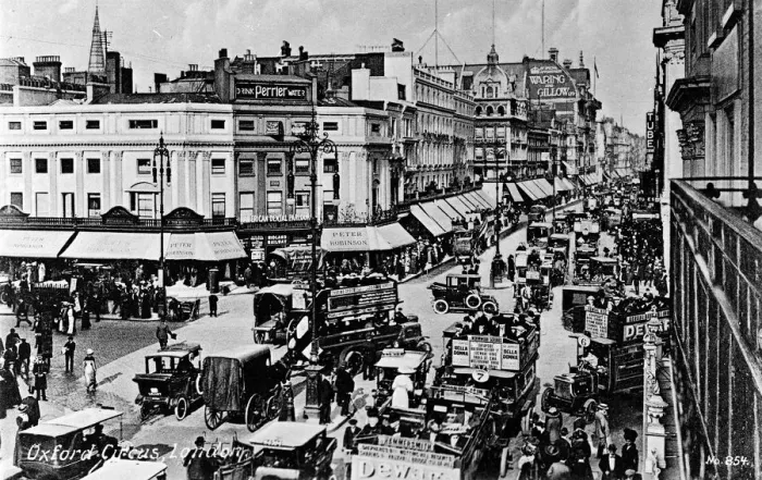 Framed Print : Oxford Circus, Central London Framed Print : Oxford Circus, Central London