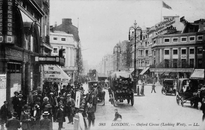 Framed Print : Oxford Circus and underground station, Central London Framed Print : Oxford Circus and underground station, Central London