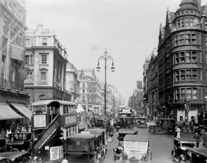 Framed Print : Oxford Street 1930S Framed Print : Oxford Street 1930S