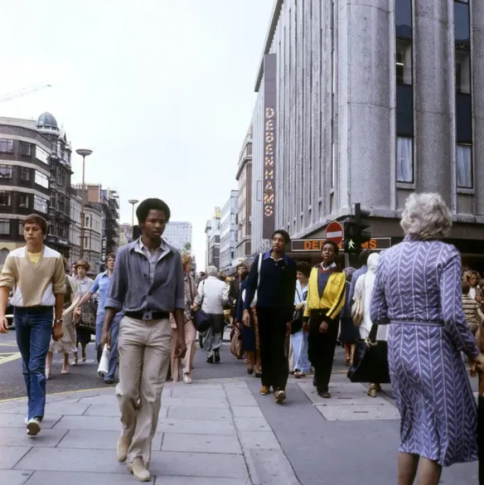 Framed Print : Oxford Street 1979 Framed Print : Oxford Street 1979