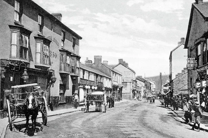 Framed Print : Oxford Street, Mountain Ash Framed Print : Oxford Street, Mountain Ash