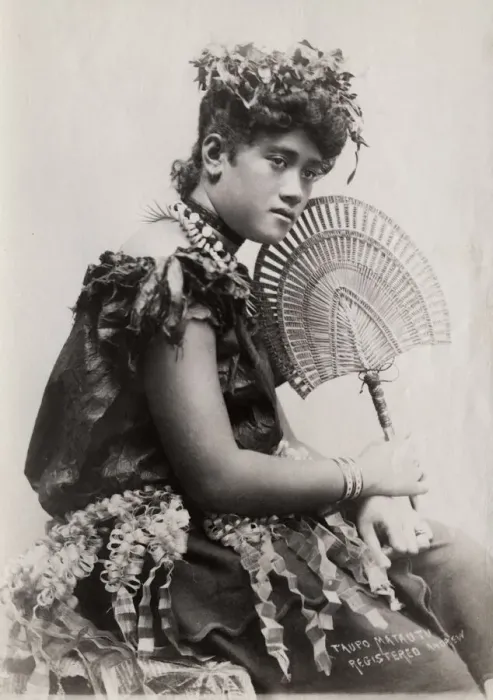 Framed Print : Pacific Islands, Oceania: portrait of a young woman Framed Print : Pacific Islands, Oceania: portrait of a young woman
