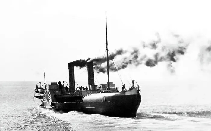 Framed Print : Paddle steamer in the Firth of Forth leaving Burntisland Framed Print : Paddle steamer in the Firth of Forth leaving Burntisland