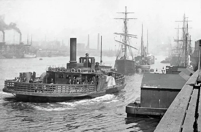 Framed Print : Paddle steamer on the River Wear, Middlesbrough Framed Print : Paddle steamer on the River Wear, Middlesbrough