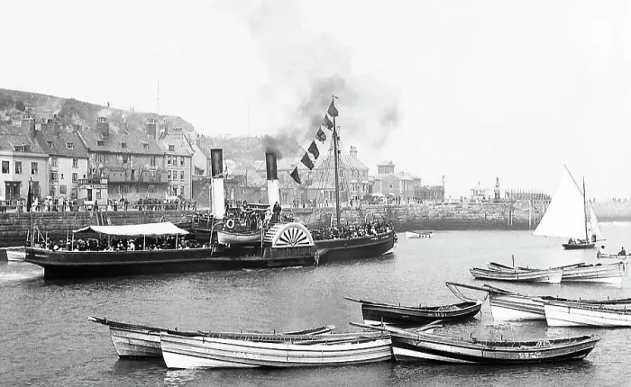 Framed Print : The paddle steamer to Scarborough leaving Whitby Framed Print : The paddle steamer to Scarborough leaving Whitby