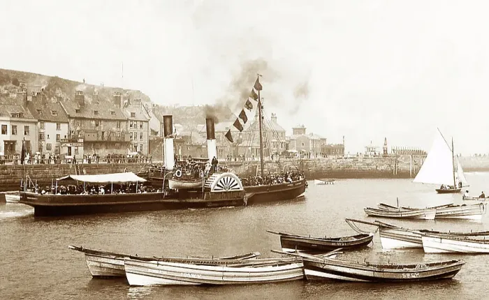 Framed Print : The paddle steamer to Scarborough leaving Whitby Framed Print : The paddle steamer to Scarborough leaving Whitby