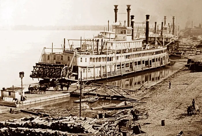 Framed Print : Paddle steamers on the Mississippi River at Memphis, USA Framed Print : Paddle steamers on the Mississippi River at Memphis, USA