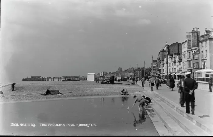 Framed Print : The Paddling Pool at Hastings Framed Print : The Paddling Pool at Hastings