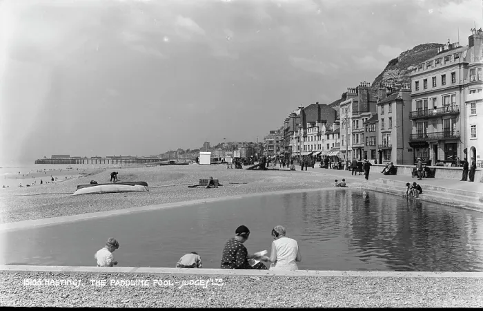 Framed Print : The Paddling Pool in Hastings Framed Print : The Paddling Pool in Hastings
