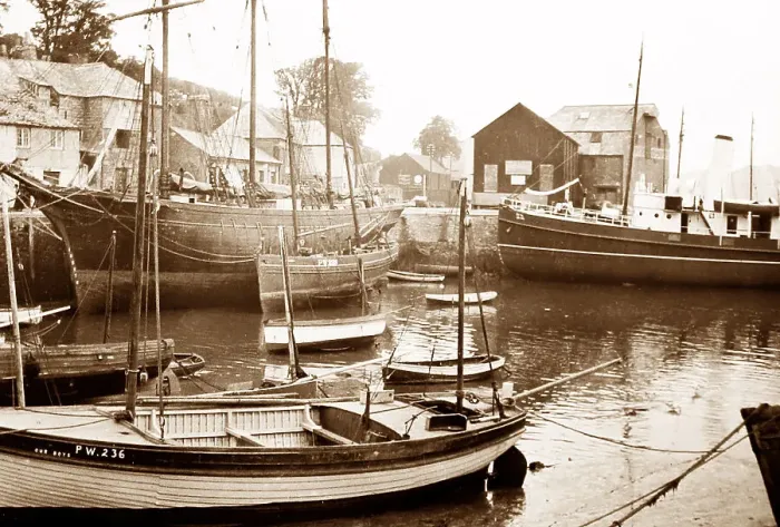 Framed Print : Padstow Harbour, early 1900s Framed Print : Padstow Harbour, early 1900s
