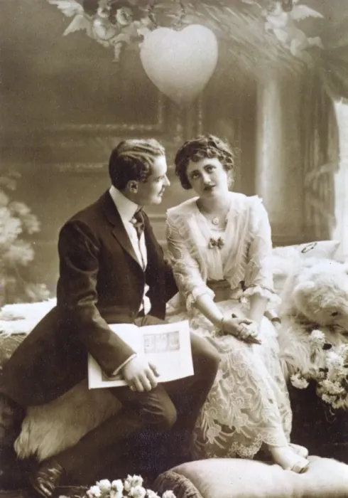 Framed Print : A pair of young French lovers Framed Print : A pair of young French lovers