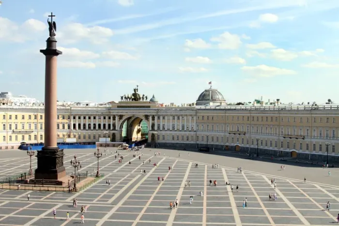 Framed Print : Palace Square in St Petersburg, Russia Framed Print : Palace Square in St Petersburg, Russia