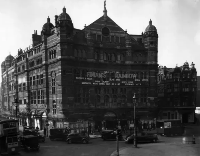 Framed Print : Palace Theatre, Cambridge Circus, London Framed Print : Palace Theatre, Cambridge Circus, London