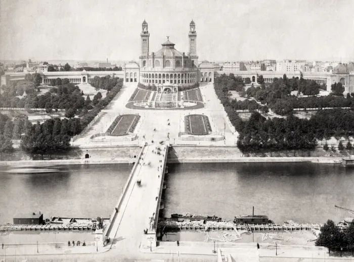 Framed Print : Palais du Trocadero, Paris, viewed across the River Seine Framed Print : Palais du Trocadero, Paris, viewed across the River Seine