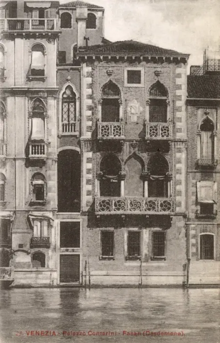 Framed Print : Palazzo Contarini Fasan Framed Print : Palazzo Contarini Fasan