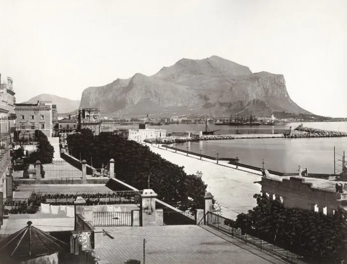 Framed Print : Palermo, Italy harbour and Monte Pellegrino Framed Print : Palermo, Italy harbour and Monte Pellegrino