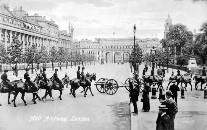 Framed Print : Pall Mall / Admiralty Arch Framed Print : Pall Mall / Admiralty Arch