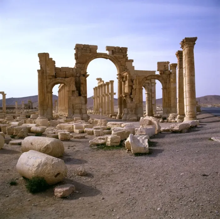 Framed Print : Palmyra, Syria - Monumental Arch Framed Print : Palmyra, Syria - Monumental Arch