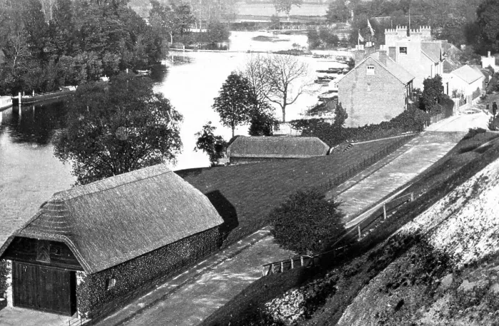 Framed Print : Pangbourne River Thames Victorian period Framed Print : Pangbourne River Thames Victorian period