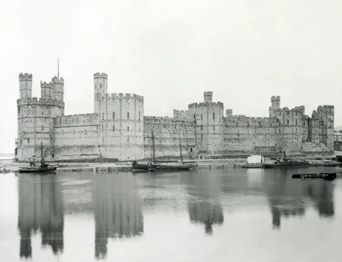 Framed Print : Panoramic view of Caernarfon Castle, North Wales Framed Print : Panoramic view of Caernarfon Castle, North Wales