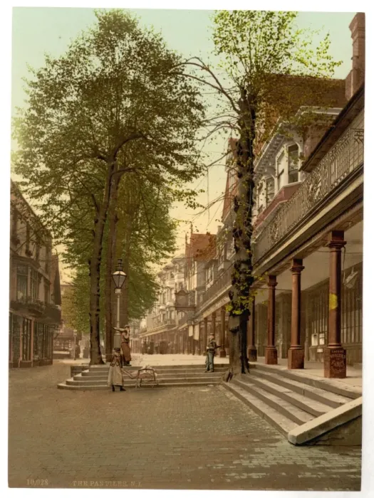 Framed Print : The Pantiles, looking south, Tunbridge Wells, England Framed Print : The Pantiles, looking south, Tunbridge Wells, England