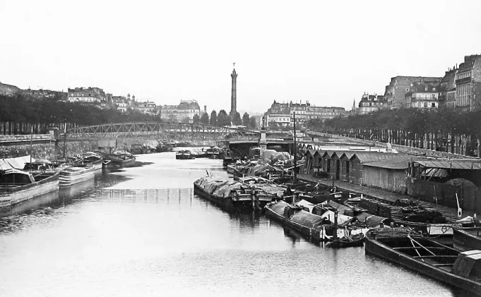 Framed Print : Paris - Canal Saint-Martin - Basin de la Bastille - pre-1900 Framed Print : Paris - Canal Saint-Martin - Basin de la Bastille - pre-1900