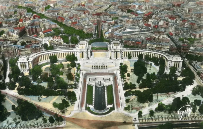 Framed Print : Paris, France - Palais de Chaillot viewed from Eiffel Tower Framed Print : Paris, France - Palais de Chaillot viewed from Eiffel Tower