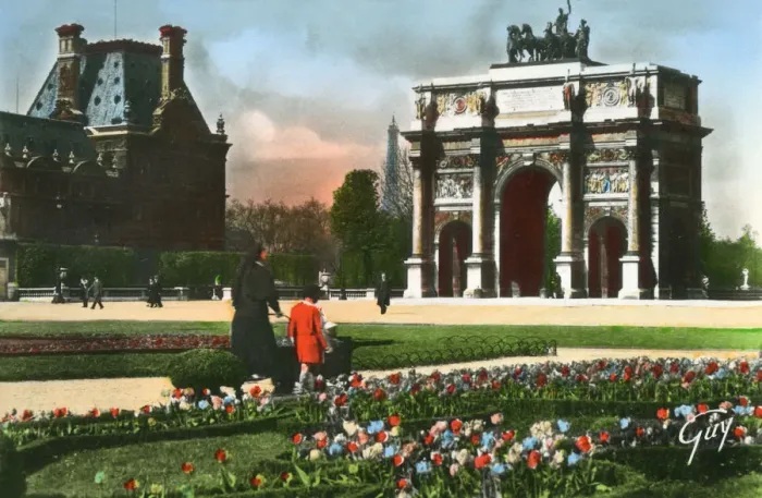 Framed Print : Paris, France - Place de L Arc de Triomphe du Carrousel Framed Print : Paris, France - Place de L Arc de Triomphe du Carrousel