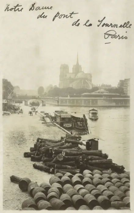 Framed Print : Paris, France - View toward Notre Dame Framed Print : Paris, France - View toward Notre Dame