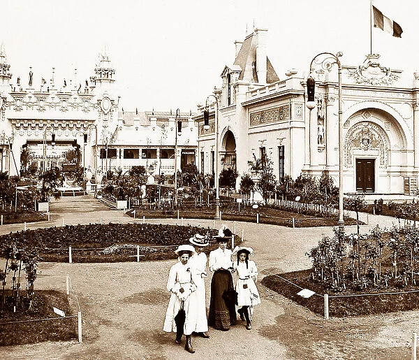 Paris Municipal Pavilion, Franco British White