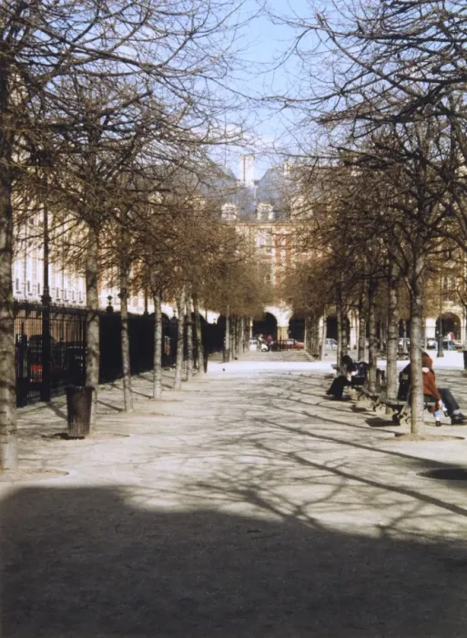 Framed Print : Paris / Place Des Vosges Framed Print : Paris / Place Des Vosges