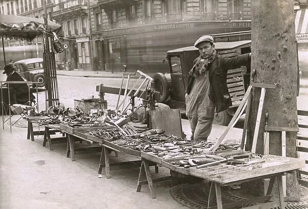 Parisian Street Hardware salesman - Paris, France