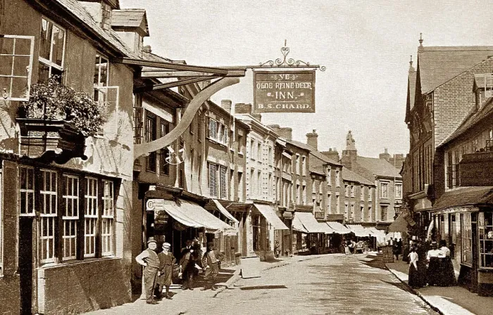 Framed Print : Parsons Street, Banbury, early 1900s Framed Print : Parsons Street, Banbury, early 1900s