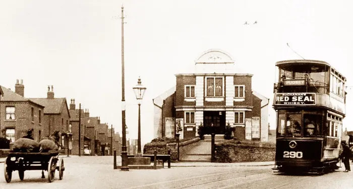 Framed Print : Pavilion Cinema, Stanningley Framed Print : Pavilion Cinema, Stanningley