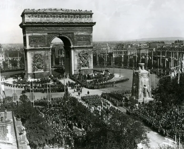 Framed Print : Peace celebration, Arc de Triomphe, Paris, France Framed Print : Peace celebration, Arc de Triomphe, Paris, France