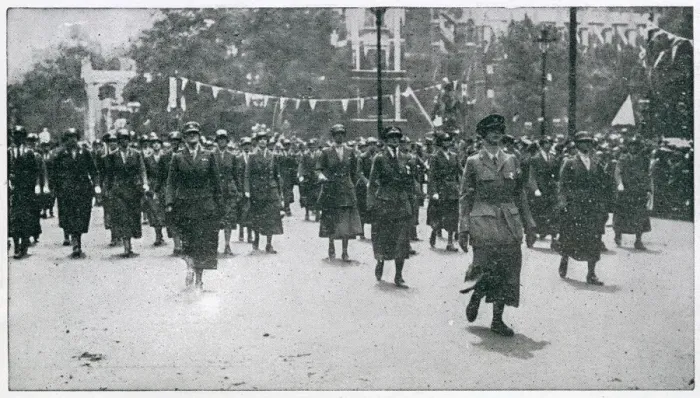 Framed Print : Peace Day Celebrations, to celebrate the end of World War One Framed Print : Peace Day Celebrations, to celebrate the end of World War One