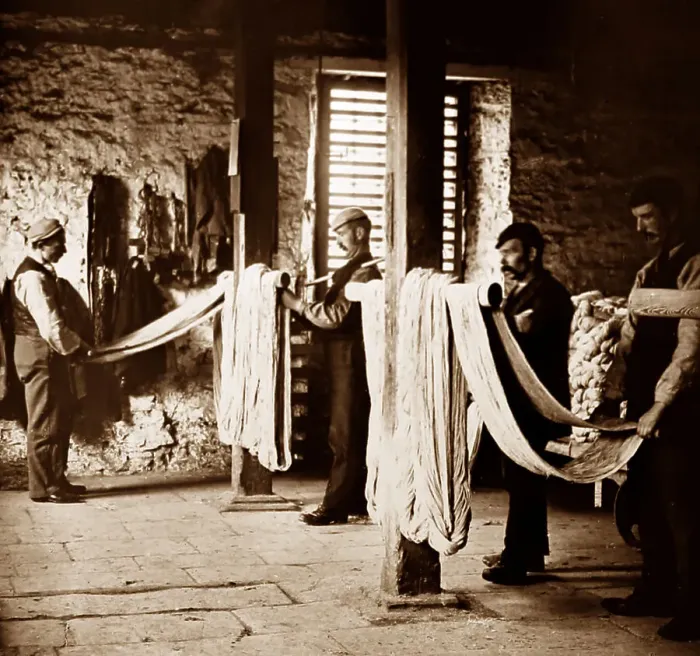 Framed Print : Peaking, linen production, Victorian period Framed Print : Peaking, linen production, Victorian period